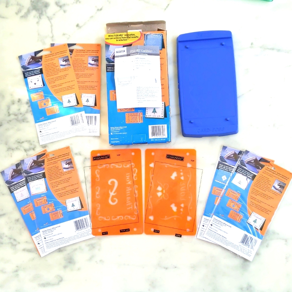 NWT. Fiskars CardBoss Ultimate Card Embossing System. - Picture 3 of 3